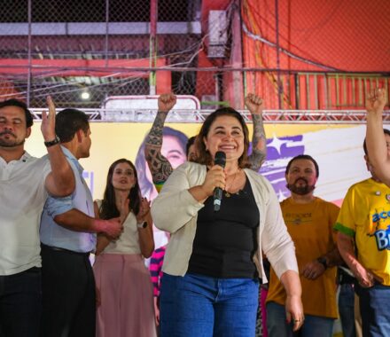 Professora Maria do Carmo se emociona com carinho dos moradores da zona Sul