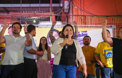 Professora Maria do Carmo se emociona com carinho dos moradores da zona Sul