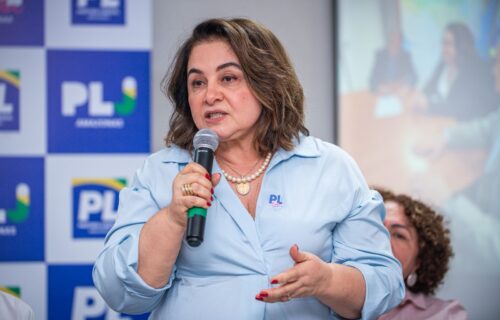 'Mais fácil encontrar Lula em Paris do que em Parintins’, dispara Maria do Carmo