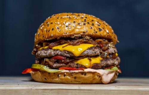 Na 99Food, brasileiros pediram mais de mil toneladas de hambúrguer em cinco meses