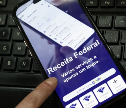 Restituição do IR será usada para pagar dívidas e organizar finanças, aponta Serasa