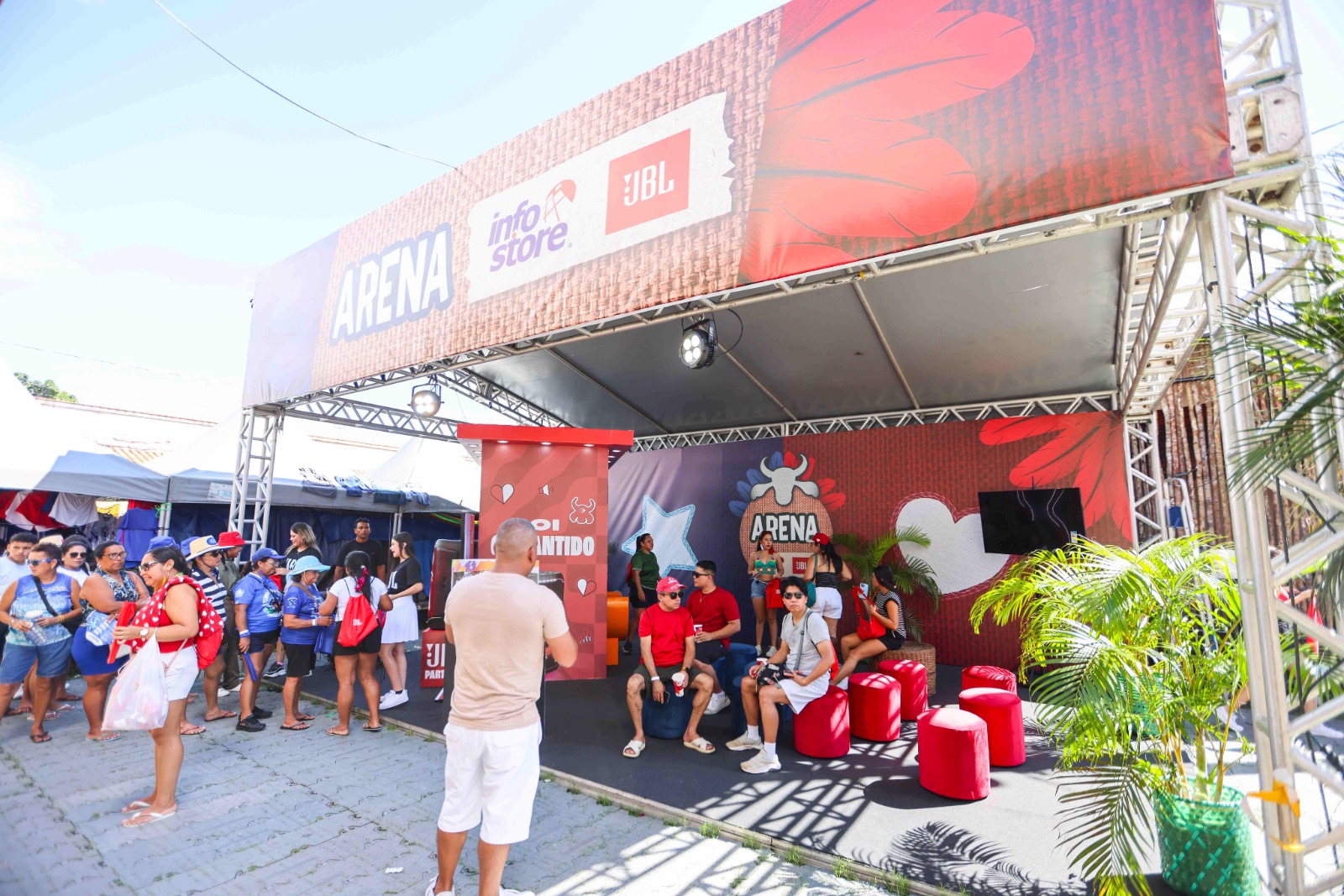 acao-info-store-e-jbl_foto-divulgacao-2