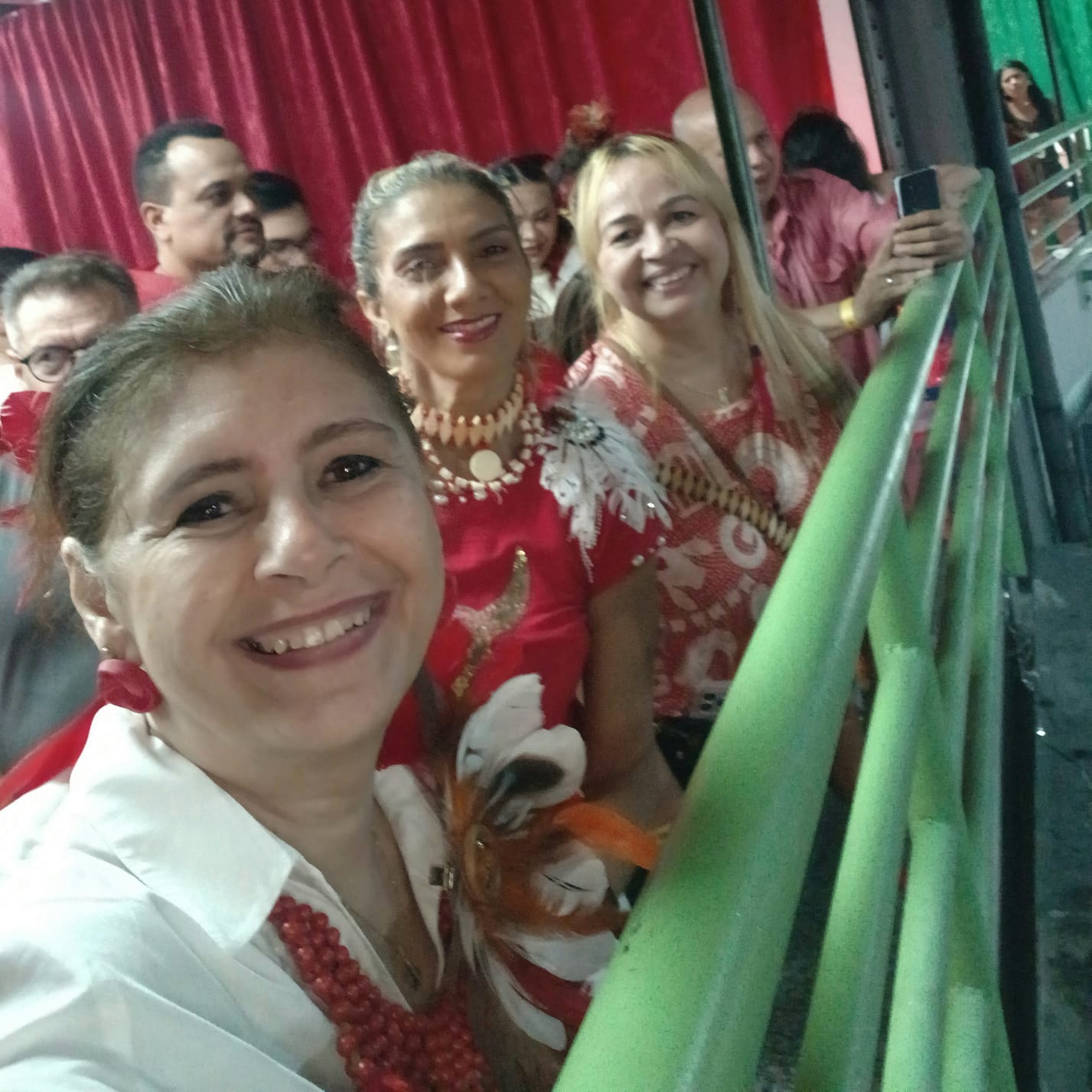 foto-10-camarote-aline-lucimar-karla