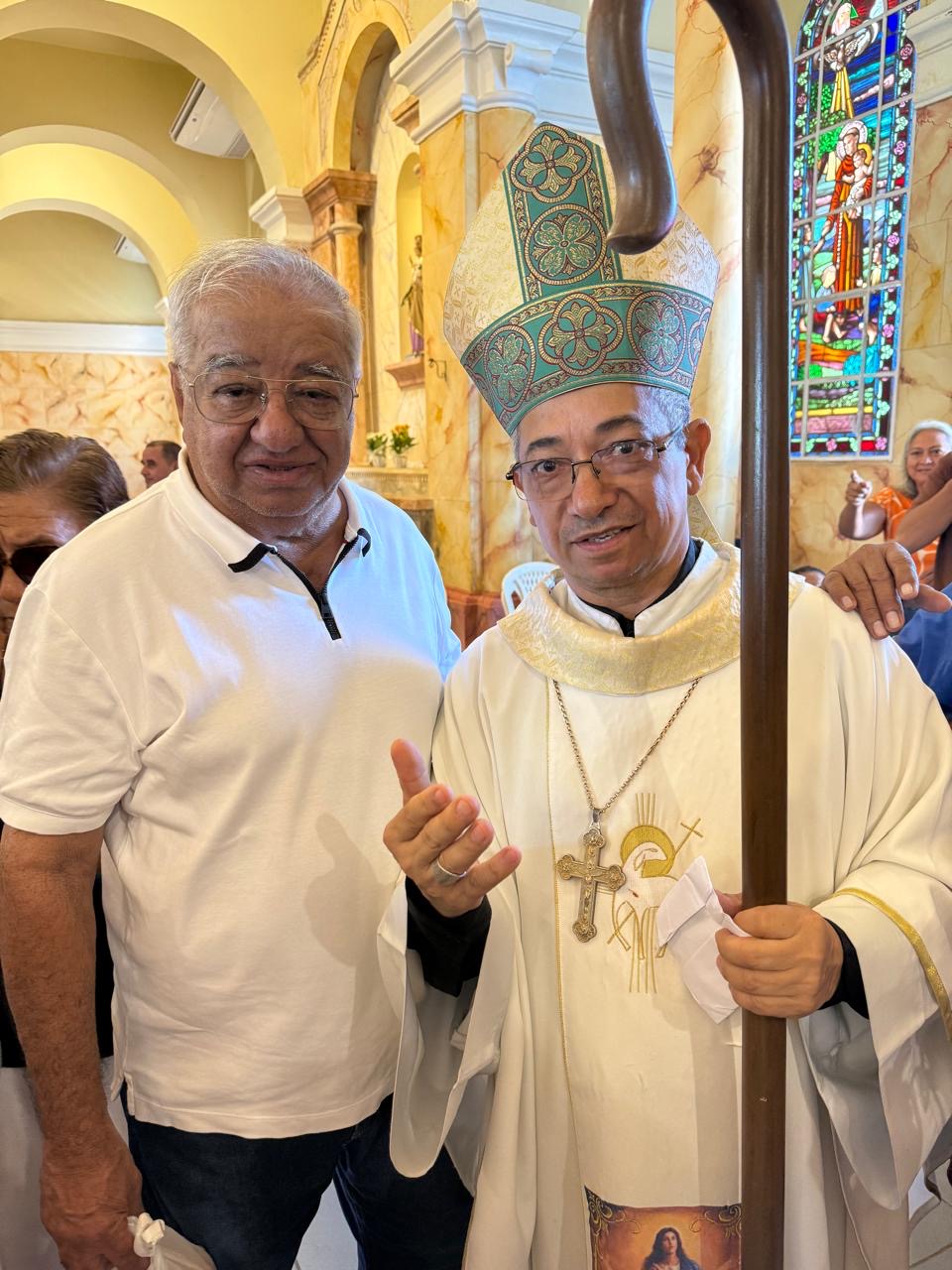 foto-2-rapaz-zeca-nasser-e-o-bispo-de-borba