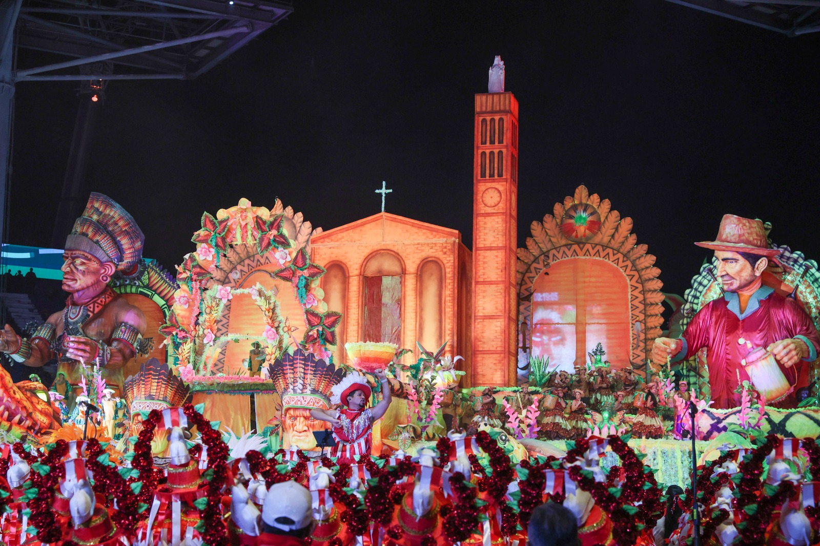 festival-de-parintins-2026-garantido-encerra-o-festival-com-parintins-terra-encantada-e-a-despedida-historica-de-isabelle-nogueira-11_foto-mauro-neto-e-tiago-correa-secom