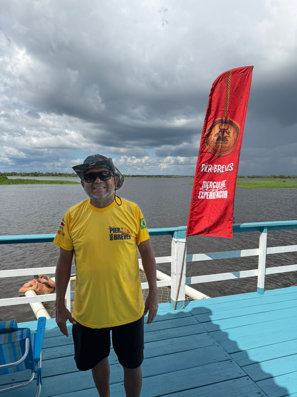 foto-12-ilha-o-anfitriao-do-pier-dos-breves-ferro-breves-recebendo-muito-bem-os-visitantes-da-ilha