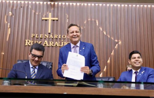 adjuto-afonso-e-eleito-presidente-da-assembleia-legislativa-do-amazonas-em-sessao-extraordinaria-foto-hudson-fonseca-aleam