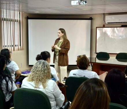 defensoria-do-amazonas-capacita-participantes-do-projeto-defensoras-populares-sobre-direitos-das-mulheres-foto-marcus-bessa_dpeam