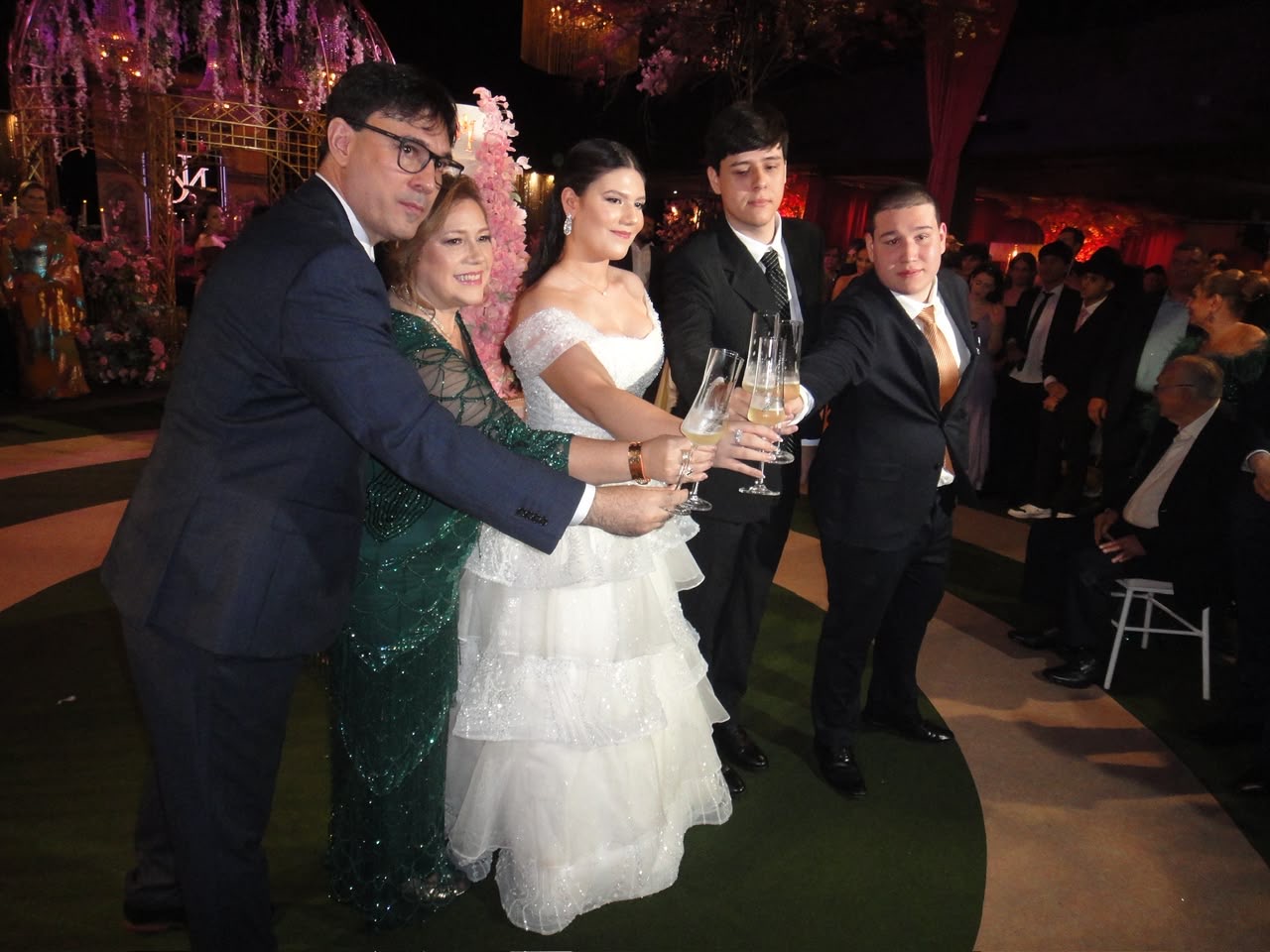 foto-3-paris-cesar-jenny-julieta-e-irmaos