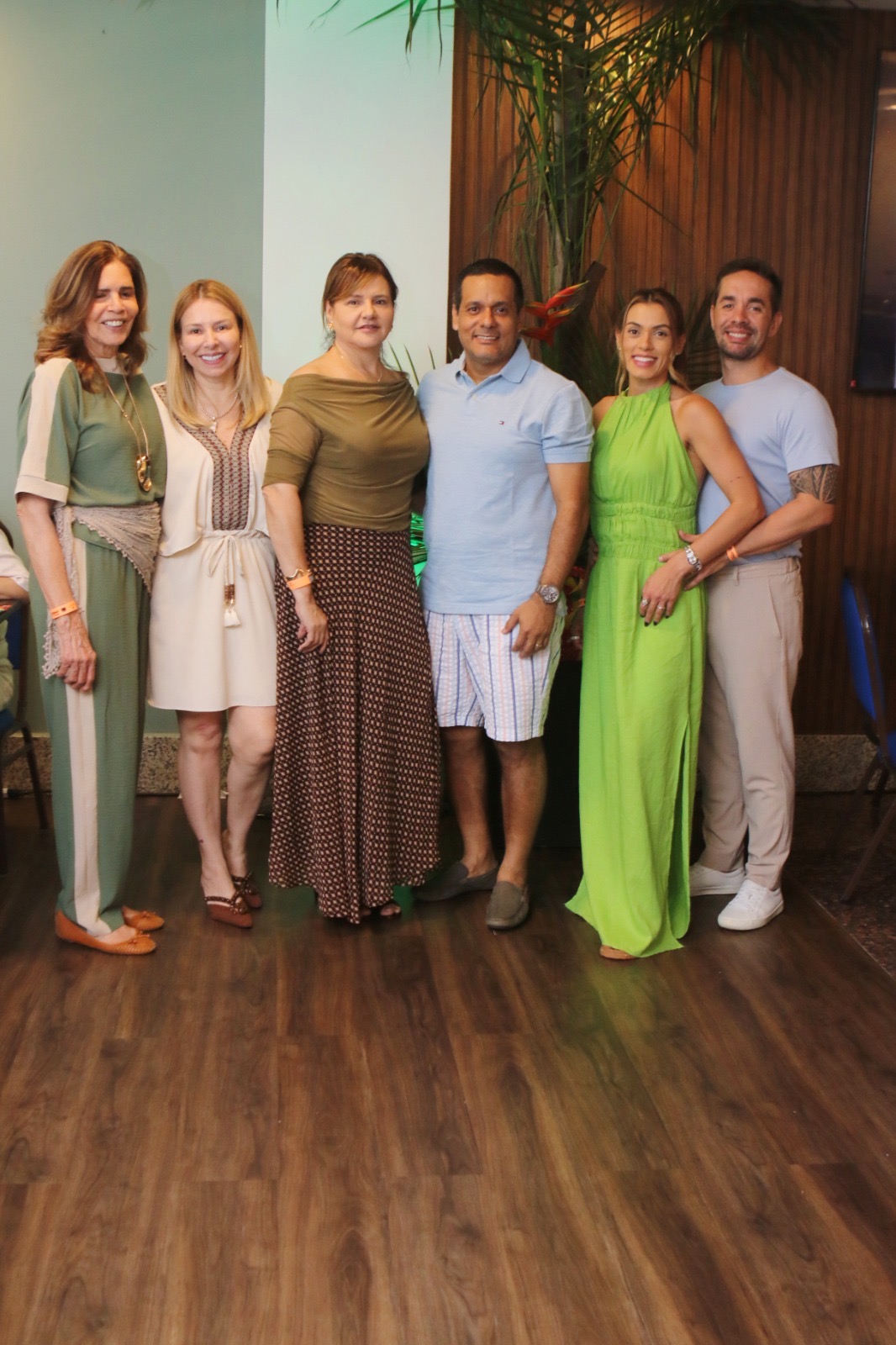 foto-6-feijuca-luciana-barrocas-e-fabio-veras-com-cleide-avelino-cintia-brito-andressa-dalcin-e-thiago-rocha