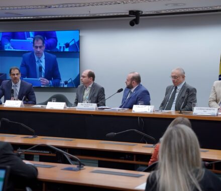na-camara-dos-deputados-defensoria-do-amazonas-cobra-compromisso-da-ambar-energia-com-cronograma-publico-e-prestacao-de-contas-foto-maycon-douglas