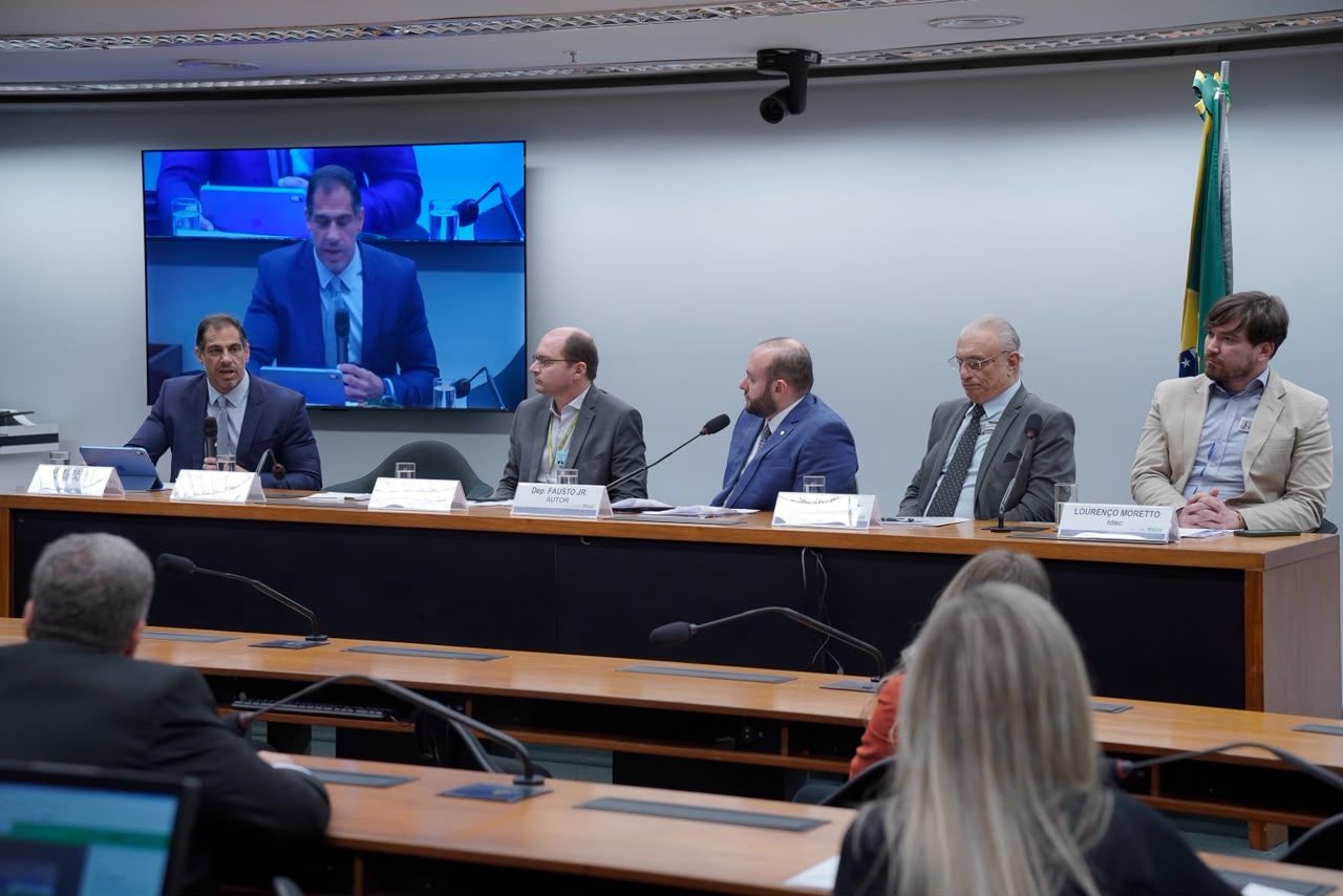 na-camara-dos-deputados-defensoria-do-amazonas-cobra-compromisso-da-ambar-energia-com-cronograma-publico-e-prestacao-de-contas-foto-maycon-douglas