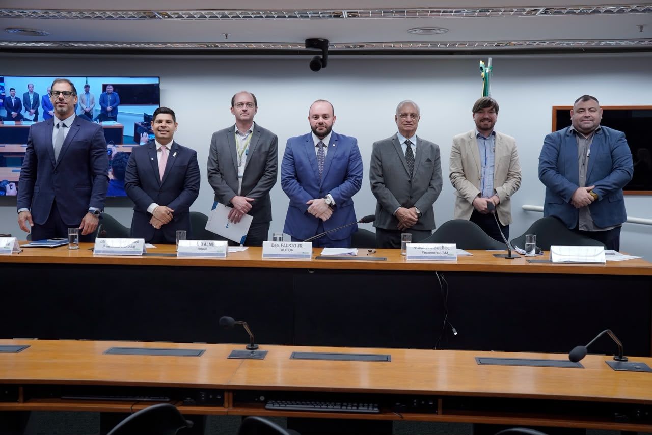 na-camara-dos-deputados-defensoria-do-amazonas-cobra-compromisso-da-ambar-energia-com-cronograma-publico-e-prestacao-de-contas-_foto_maycon_douglas
