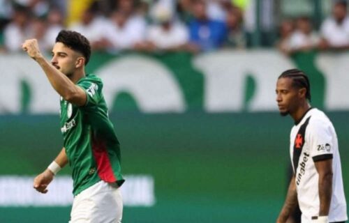Palmeiras goleia Vasco e se mantém na liderança