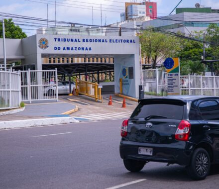 TRE-AM orienta sobre proibição de propaganda eleitoral em carros de aplicativo