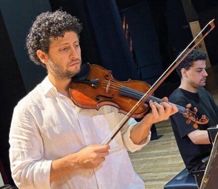 Recital “Diálogos” leva Beethoven e Ravel ao Teatro Amazonas em noite de violino e piano