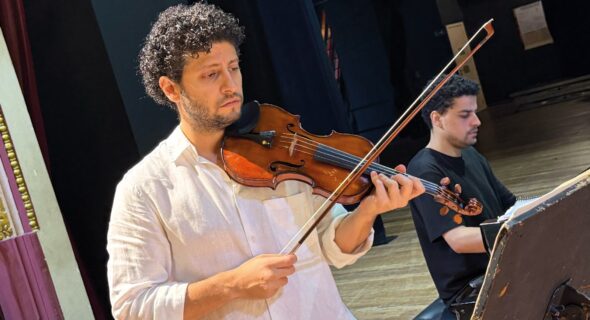Recital “Diálogos” leva Beethoven e Ravel ao Teatro Amazonas em noite de violino e piano