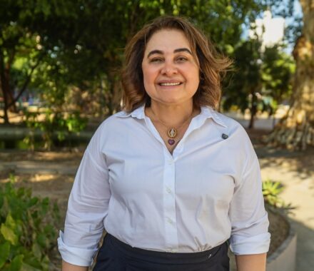 Professora Maria expõe conveniência da velha política em ano de eleição