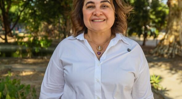 Professora Maria expõe conveniência da velha política em ano de eleição