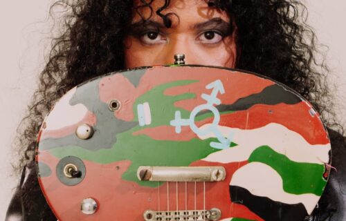 Ana Mady lança ‘Reflexos e Ruínas’, um álbum sobre transformação, nesta sexta-feira