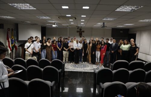 Alunos de Direito conhecem rotina do TRE-AM e acompanham de perto a Justiça Eleitoral