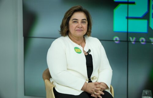 'Se quer mudança, o caminho é esse’, diz Professora Maria ao apresentar propostas