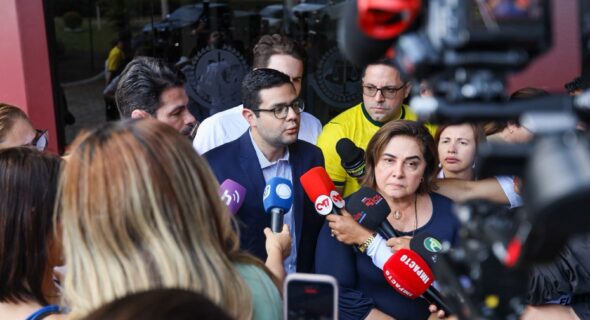 Após tentativa de vinculação criminosa, Professora Maria vai ao MPAM e desafia adversários