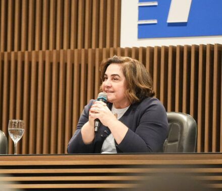 Professora Maria quer ‘resgatar’ saúde, educação e economia do Amazonas
