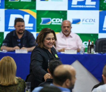 Professora Maria apresenta propostas a lojistas e diz que será ‘mão amiga’ do comércio