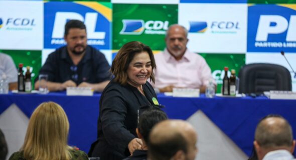 Professora Maria apresenta propostas a lojistas e diz que será ‘mão amiga’ do comércio