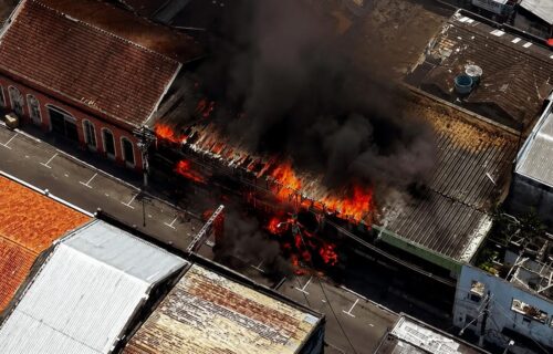Incêndio atinge prédio do antigo Basa no Centro de Manaus