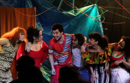 Espetáculo ‘P. Help - Inquietudes com o Fim’ tem nova apresentação gratuita nesta sexta-feira