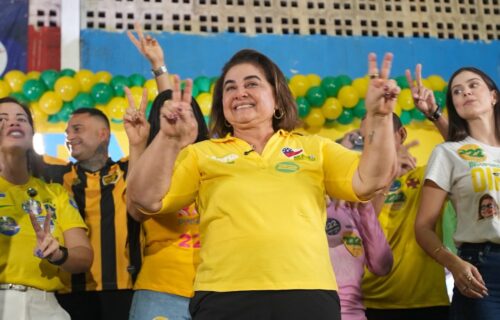 Último comício reúne milhares e marca virada na reta final da campanha da Professora Maria