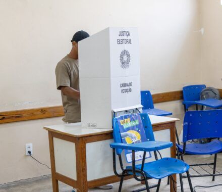 URGENTE: votação prorrogada em todo Brasil
