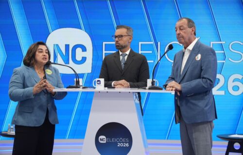 Professora Maria confronta Omar sobre propostas ambientais