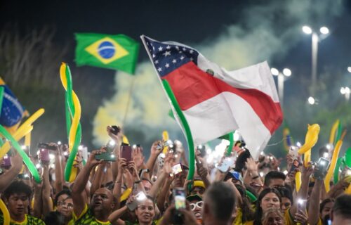 Professora Maria faz história no Amazonas e reúne 150 mil pessoas com Flávio Bolsonaro