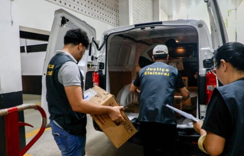 TRE-AM inicia distribuição de mais de 4 mil urnas para o segundo turno em Manaus