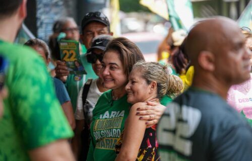 Professora Maria ganha força nas ruas e mobiliza zona Leste