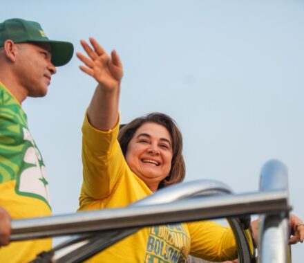 Professora Maria encerra campanha nas ruas com Onda 22 em Manacapuru