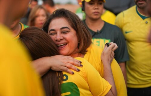 Após apuração, Professora Maria fala com a imprensa sobre resultado das Eleições 2026