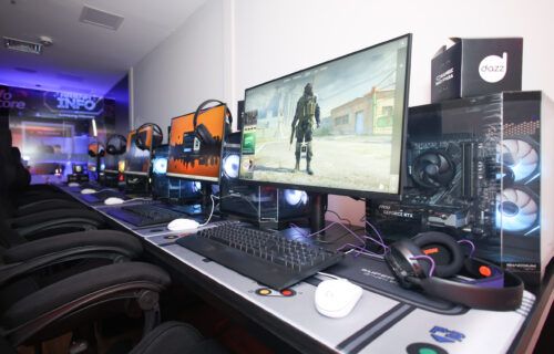 Programação gratuita: Arena Info by Samsung Odyssey realiza campeonato gamer, concurso cosplay e karaokê